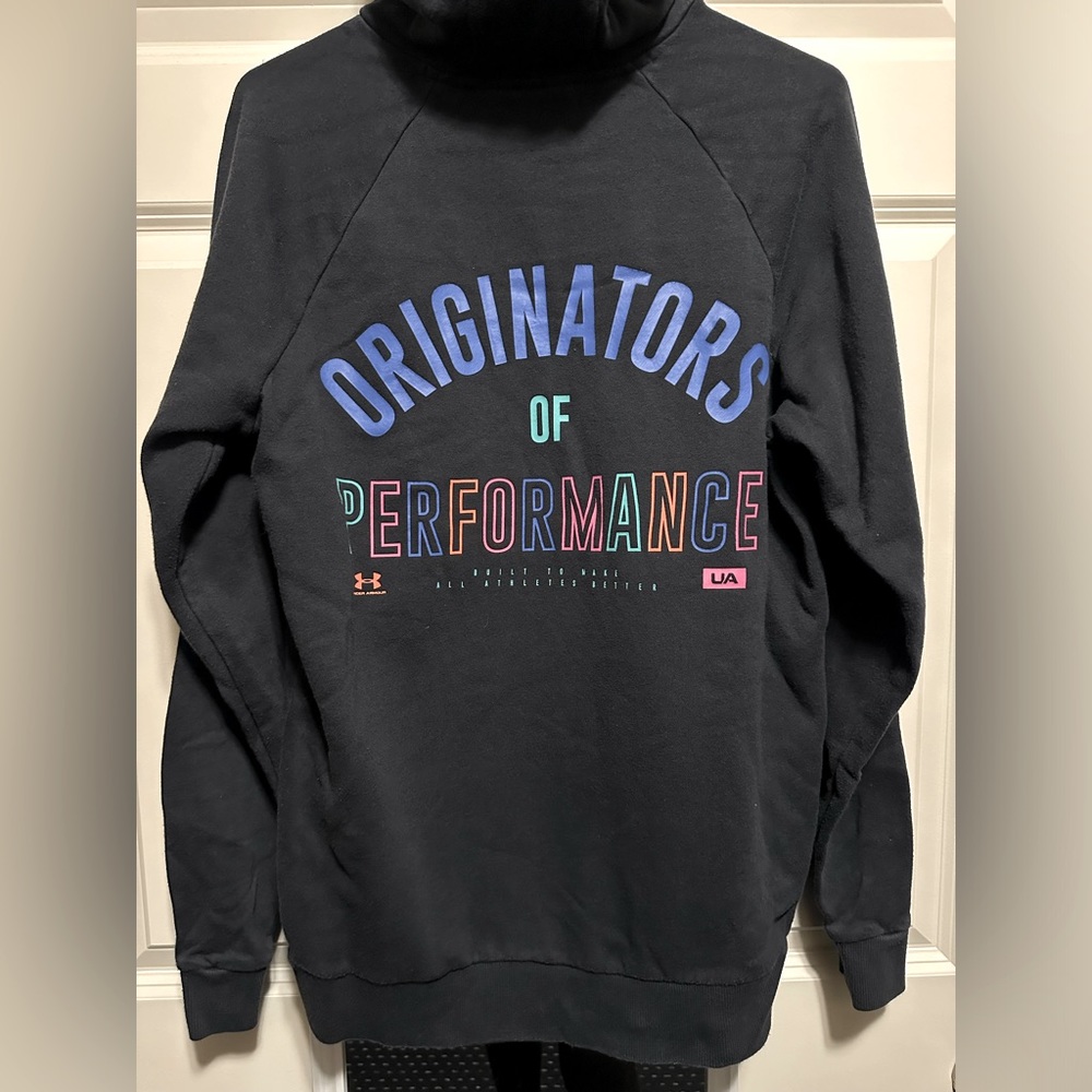 Men’s Under Armour sweatshirt